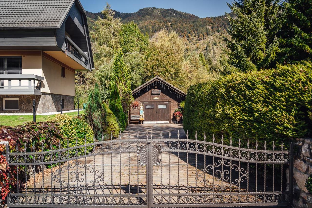 Apartma Borovc Mojstrana Exterior foto